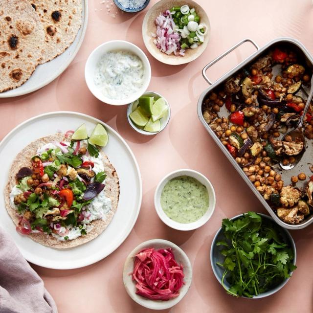 Wraps med ristede grøntsager og yoghurtdressing