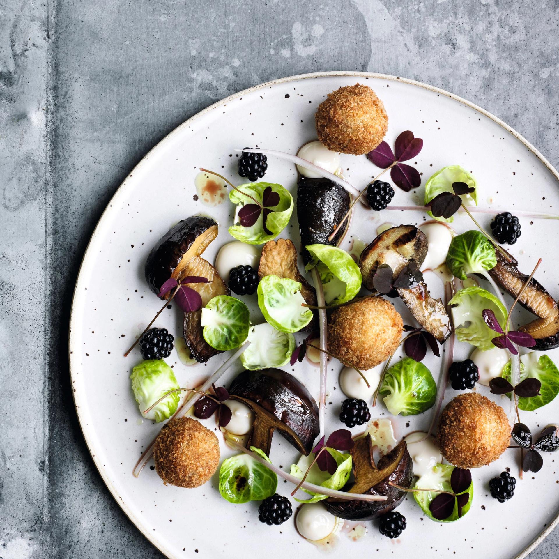 Stegte karljohansvampe med bygkroketter