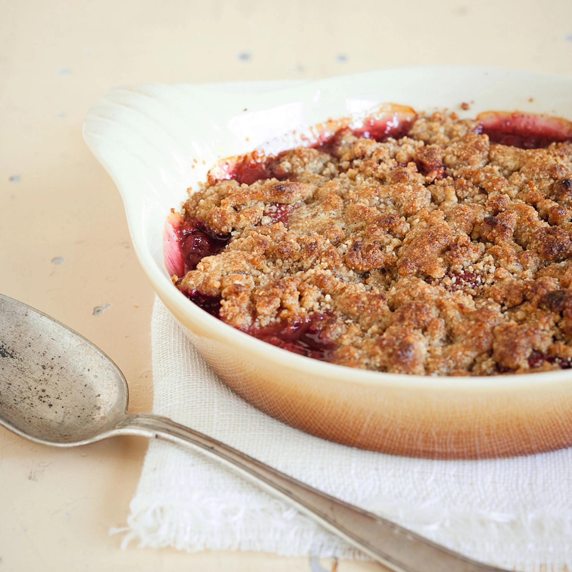 Smuldrekage med blommer