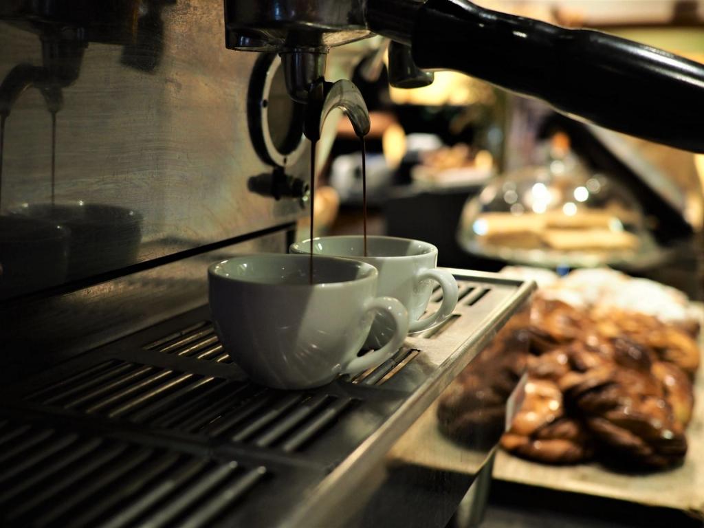 Nu kan du få kaffe fra Coffee Collective i Meyers Bagerier og Meyers Deli