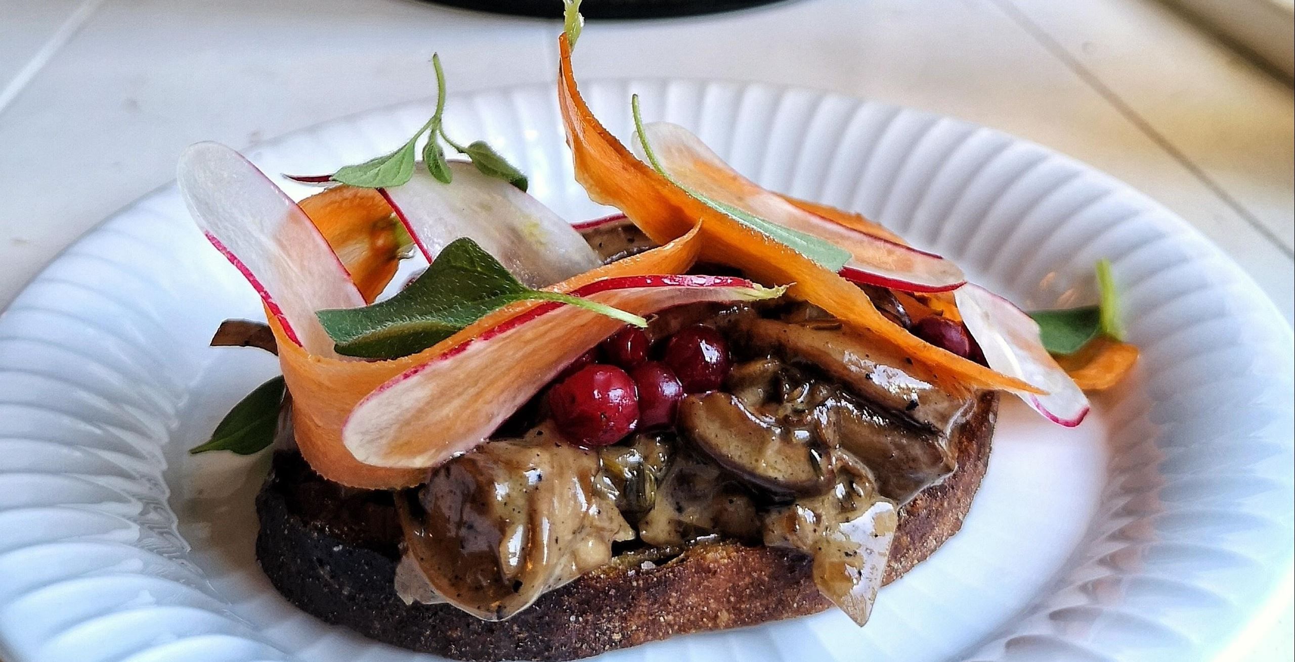 Sprødt ølandsbrød med cremede svampe, tyttebær og frisk oregano​​​​‌﻿‍﻿​‍​‍‌‍﻿﻿‌﻿​‍‌‍‍‌‌‍‌﻿‌‍‍‌‌‍﻿‍​‍​‍​﻿‍‍​‍​‍‌﻿​﻿‌‍​‌‌‍﻿‍‌‍‍‌‌﻿‌​‌﻿‍‌​‍﻿‍‌‍‍‌‌‍﻿﻿​‍​‍​‍﻿​​‍​‍‌‍‍​‌﻿​‍‌‍‌‌‌‍‌‍​‍​‍​﻿‍‍​‍​‍‌‍‍​‌﻿‌​‌﻿‌​‌﻿​​​﻿‍‍​‍﻿﻿​‍﻿﻿‌‍﻿​‌‍﻿﻿‌‍​﻿‌‍​‌‌‍﻿​‌‍‍​‌‍﻿﻿‌﻿​﻿‌﻿‌​​﻿‍‍​﻿​﻿​﻿​﻿​﻿​﻿​﻿​﻿​‍﻿﻿‌‍‍‌‌‍﻿‍‌﻿‌​‌‍‌‌‌‍﻿‍‌﻿‌​​‍﻿﻿‌‍‌‌‌‍‌​‌‍‍‌‌﻿‌​​‍﻿﻿‌‍﻿‌‌‍﻿﻿‌‍‌​‌‍‌‌​﻿﻿‌‌﻿​​‌﻿​‍‌‍‌‌‌﻿​﻿‌‍‌‌‌‍﻿‍‌﻿‌​‌‍​‌‌﻿‌​‌‍‍‌‌‍﻿﻿‌‍﻿‍​﻿‍﻿‌‍‍‌‌‍‌​​﻿﻿‌‌‍​‌‌‍​﻿‌‍‌‍‌‍​‍‌‍​‍‌‍‌‌​﻿​‍​﻿​​​‍﻿‌‌‍‌​‌‍​﻿​﻿‍​‌‍‌‍​‍﻿‌​﻿‌‌​﻿​‌‌‍​‌‌‍​‌​‍﻿‌​﻿‍‌​﻿​﻿​﻿‍‌​﻿‍‌​‍﻿‌‌‍‌​​﻿‍‌​﻿‍‌​﻿‌‌​﻿‍​​﻿​﻿​﻿​​‌‍​‍‌‍‌‍​﻿‌‍​﻿‌‍‌‍‌​​﻿‍﻿‌﻿‌​‌﻿‍‌‌﻿​​‌‍‌‌​﻿﻿‌‌﻿​‍‌‍‌‌‌‍​﻿‌‍‍‌‌﻿​​‌‍‌‌​﻿‍﻿‌﻿​​‌‍​‌‌﻿‌​‌‍‍​​﻿﻿‌‌‍‍‌‌‍﻿‌‌‍​‌‌‍‌﻿‌‍‌‌​‍﻿‍‌‍​‌‌‍﻿​‌﻿‌​​﻿﻿﻿‌‍​‍‌‍​‌‌﻿​﻿‌‍‌‌‌‌‌‌‌﻿​‍‌‍﻿​​﻿﻿‌‌‍‍​‌﻿‌​‌﻿‌​‌﻿​​​‍‌‌​﻿​﻿‌​​‌​‍‌‌​﻿​‍‌​‌‍​‍‌‌​﻿​‍‌​‌‍‌‍﻿​‌‍﻿﻿‌‍​﻿‌‍​‌‌‍﻿​‌‍‍​‌‍﻿﻿‌﻿​﻿‌﻿‌​​‍‌‌​﻿​﻿‌​​‌​﻿​﻿​﻿​﻿​﻿​﻿​﻿​﻿​‍‌‍‌‍‍‌‌‍‌​​﻿﻿‌‌‍​‌‌‍​﻿‌‍‌‍‌‍​‍‌‍​‍‌‍‌‌​﻿​‍​﻿​​​‍﻿‌‌‍‌​‌‍​﻿​﻿‍​‌‍‌‍​‍﻿‌​﻿‌‌​﻿​‌‌‍​‌‌‍​‌​‍﻿‌​﻿‍‌​﻿​﻿​﻿‍‌​﻿‍‌​‍﻿‌‌‍‌​​﻿‍‌​﻿‍‌​﻿‌‌​﻿‍​​﻿​﻿​﻿​​‌‍​‍‌‍‌‍​﻿‌‍​﻿‌‍‌‍‌​​‍‌‍‌﻿‌​‌﻿‍‌‌﻿​​‌‍‌‌​﻿﻿‌‌﻿​‍‌‍‌‌‌‍​﻿‌‍‍‌‌﻿​​‌‍‌‌​‍‌‍‌﻿​​‌‍​‌‌﻿‌​‌‍‍​​﻿﻿‌‌‍‍‌‌‍﻿‌‌‍​‌‌‍‌﻿‌‍‌‌​‍﻿‍‌‍​‌‌‍﻿​‌﻿‌​​‍‌‍‌﻿​​‌‍‌‌‌﻿​‍‌﻿​﻿‌﻿​​‌‍‌‌‌‍​﻿‌﻿‌​‌‍‍‌‌﻿‌‍‌‍‌‌​﻿﻿‌‌﻿​​‌﻿‌‌‌‍​‍‌‍﻿​‌‍‍‌‌﻿​﻿‌‍‍​‌‍‌‌‌‍‌​​‍​‍‌﻿﻿‌