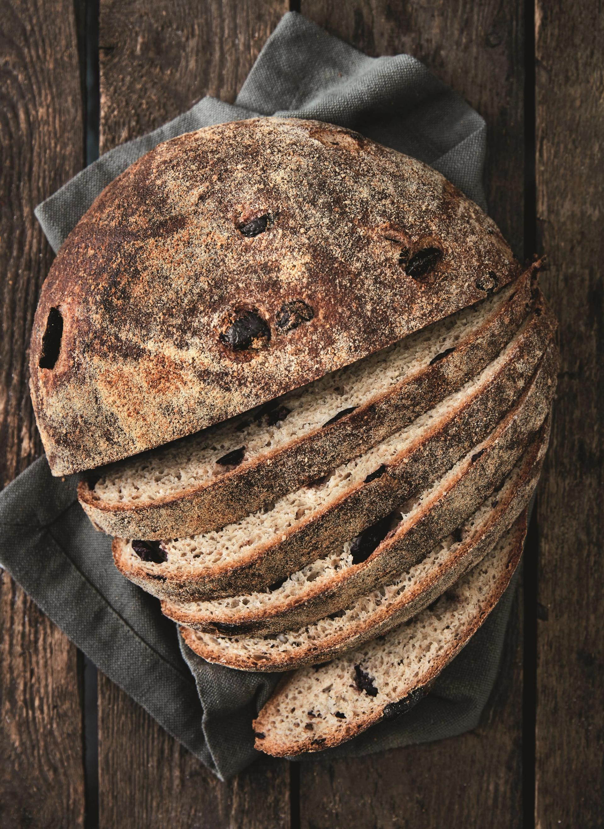 Sådan får du saftigt glutenfrit brød