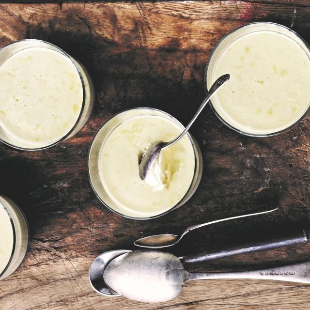 Fløderand med hyldeblomstgelé