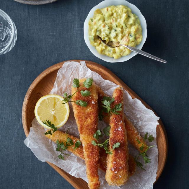 PANEREDE OG STEGTE PERSILLERØDDER MED REMOULADE OG CITRON