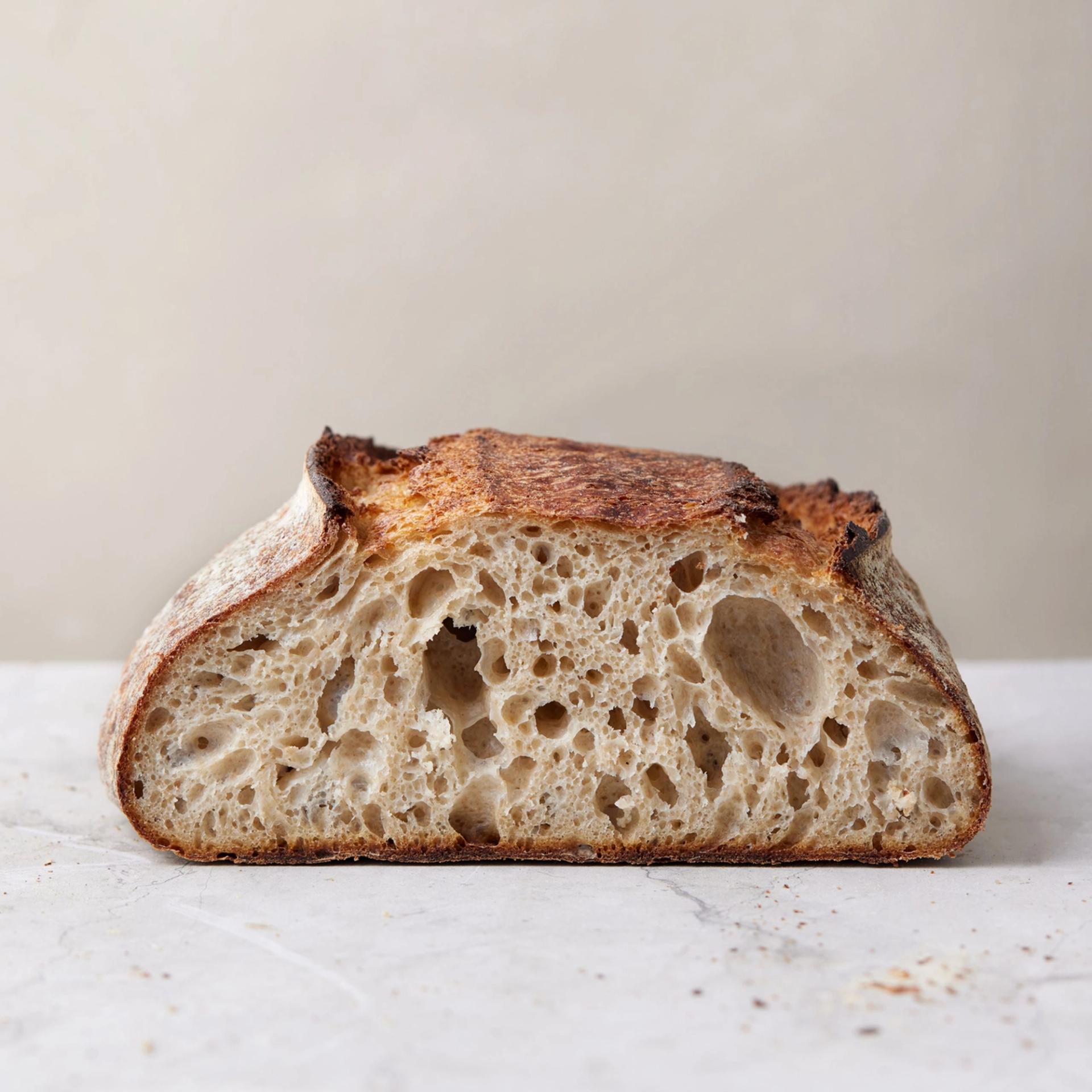 Surdejsbrød med 20% fuldkorn