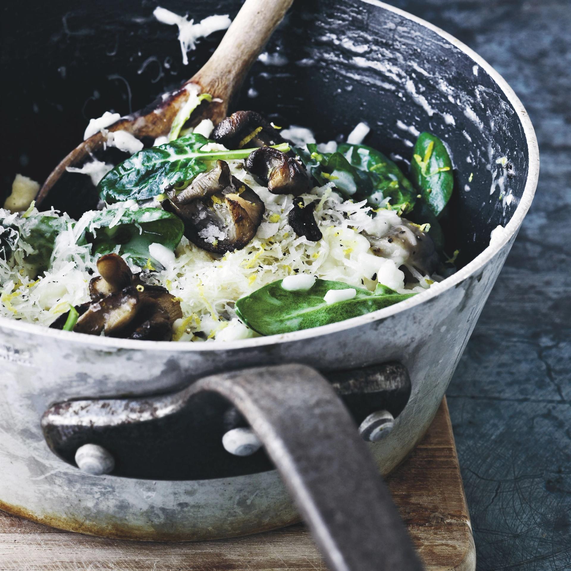 Risotto med østershatte, parmesan og spinat