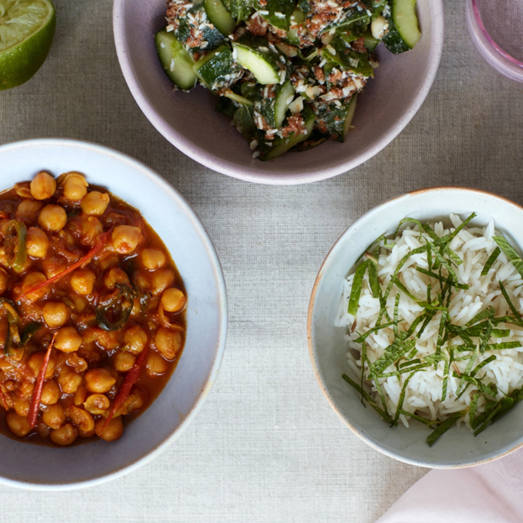 Sufeed channa - morgencurry med spicy agurkesalat