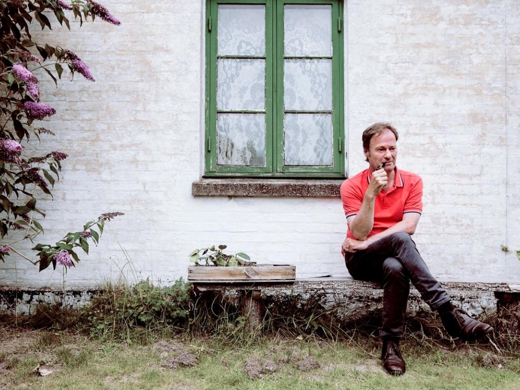 Er der en voksen til stede 