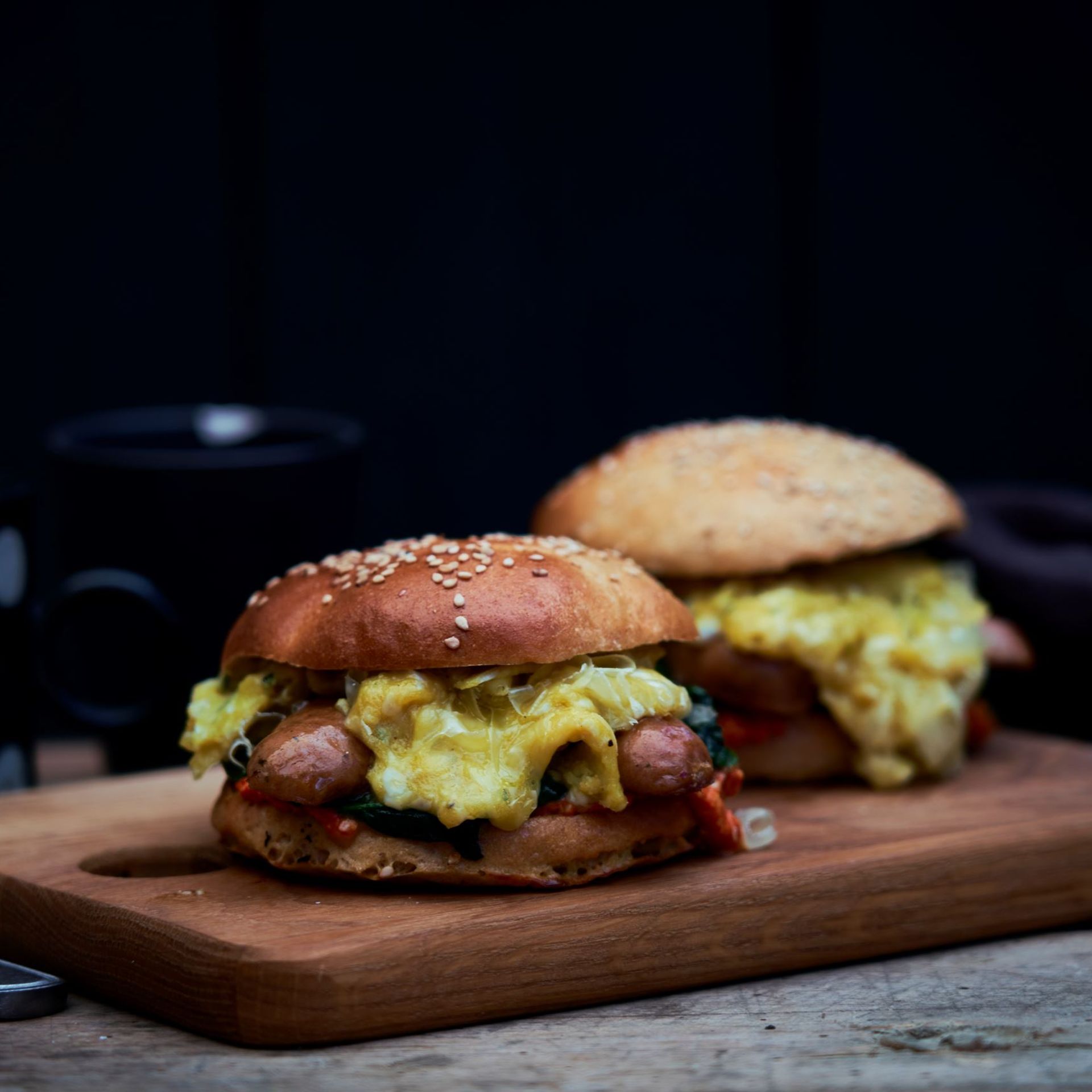 Morgenmadssandwich med ostepølse og æg