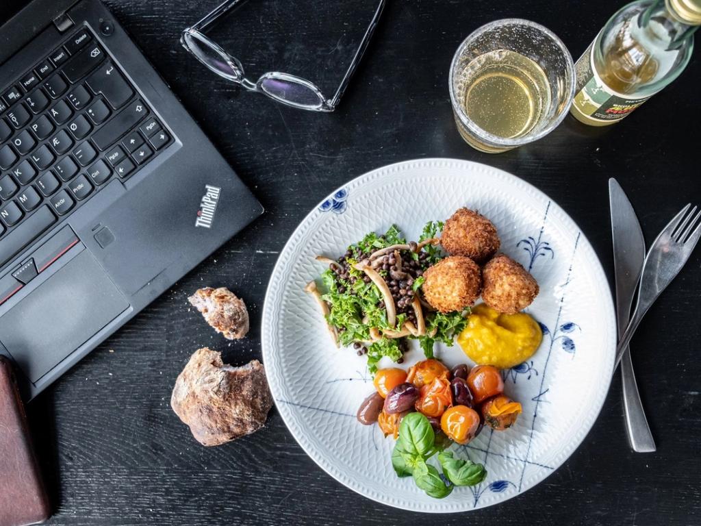 Ny tendens: Firmafrokosten rykker ind på hjemmekontoret