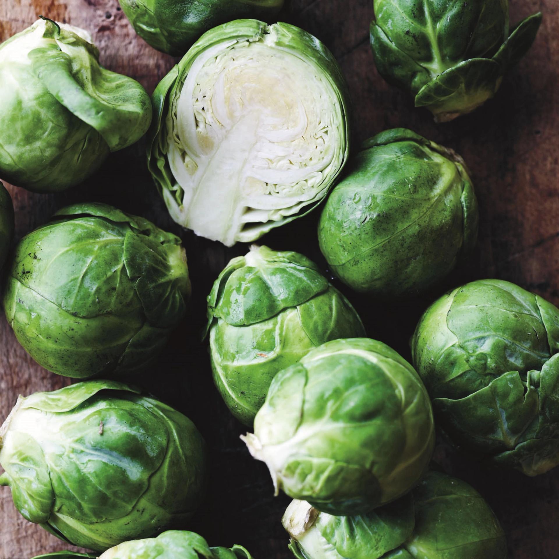 Rosenkålssalat med æble