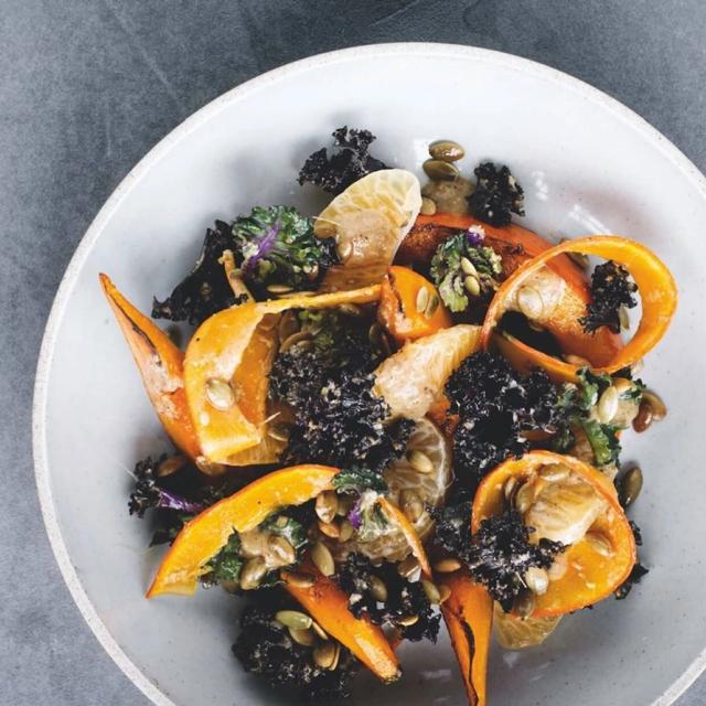 Græskarsalat med clementin og grønkål