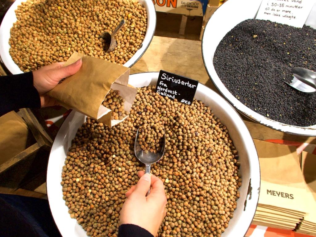 Meyers fremhævet af Børsen for at genetablere biodiversitet gennem dyrkning og salg af bælgfrugter