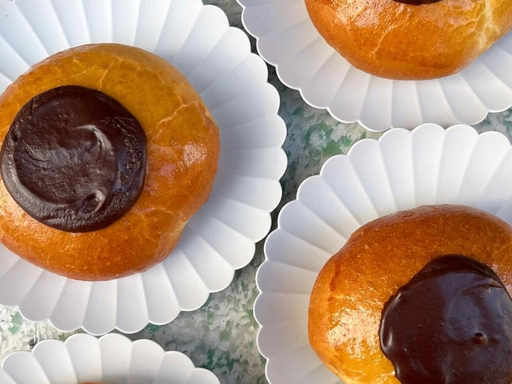 Årets fastelavnsboller er landet i vores bagerier