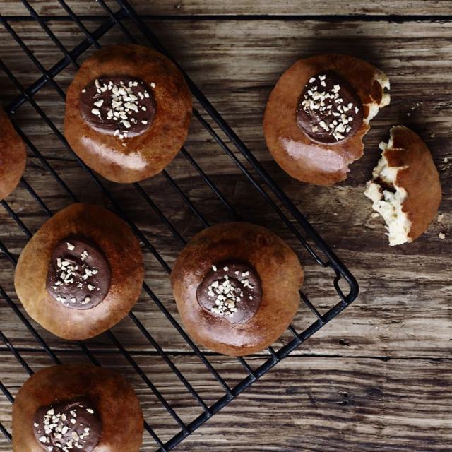 Fastelavnsboller med vaniljecreme