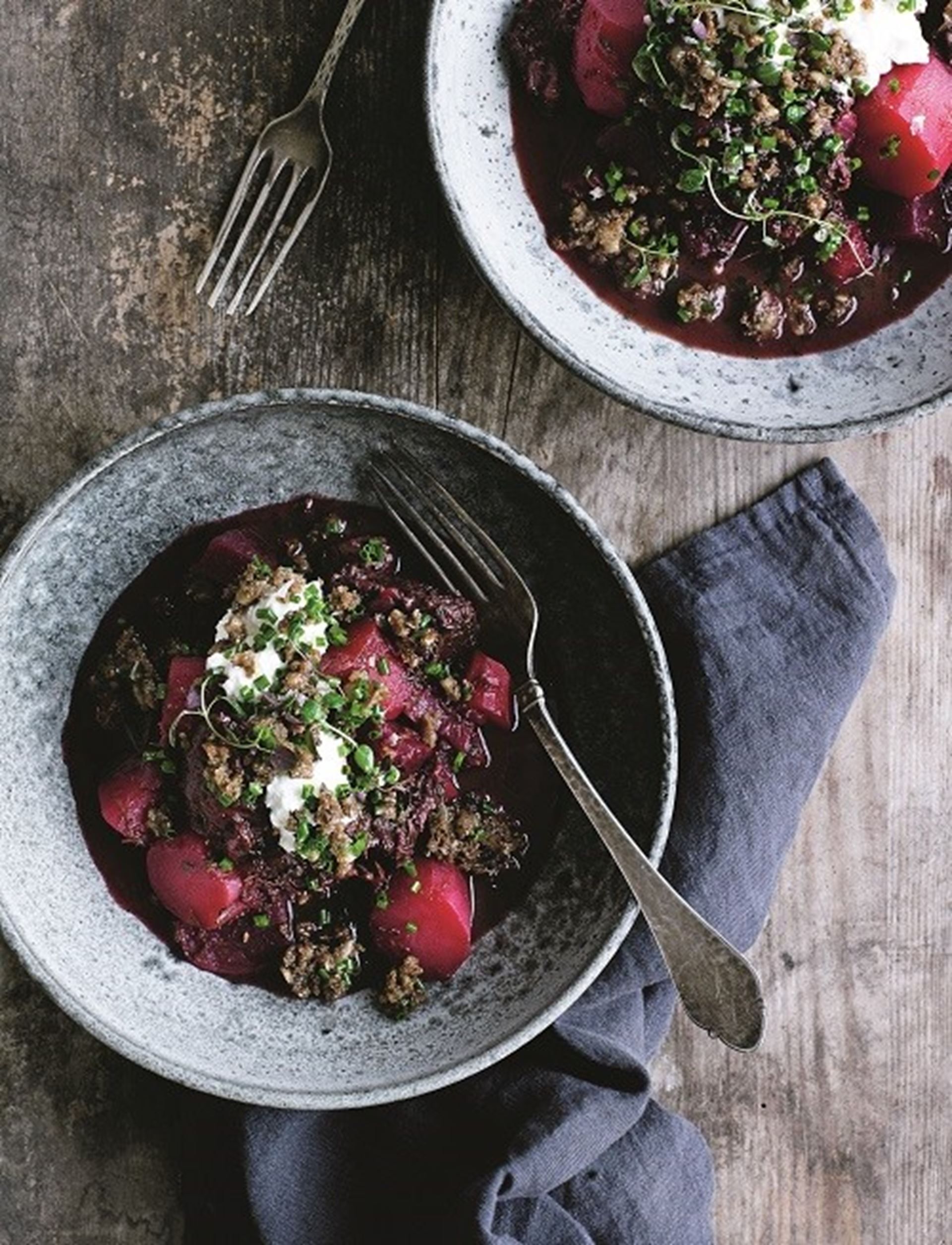 Braiserede oksekæber med hvidvin