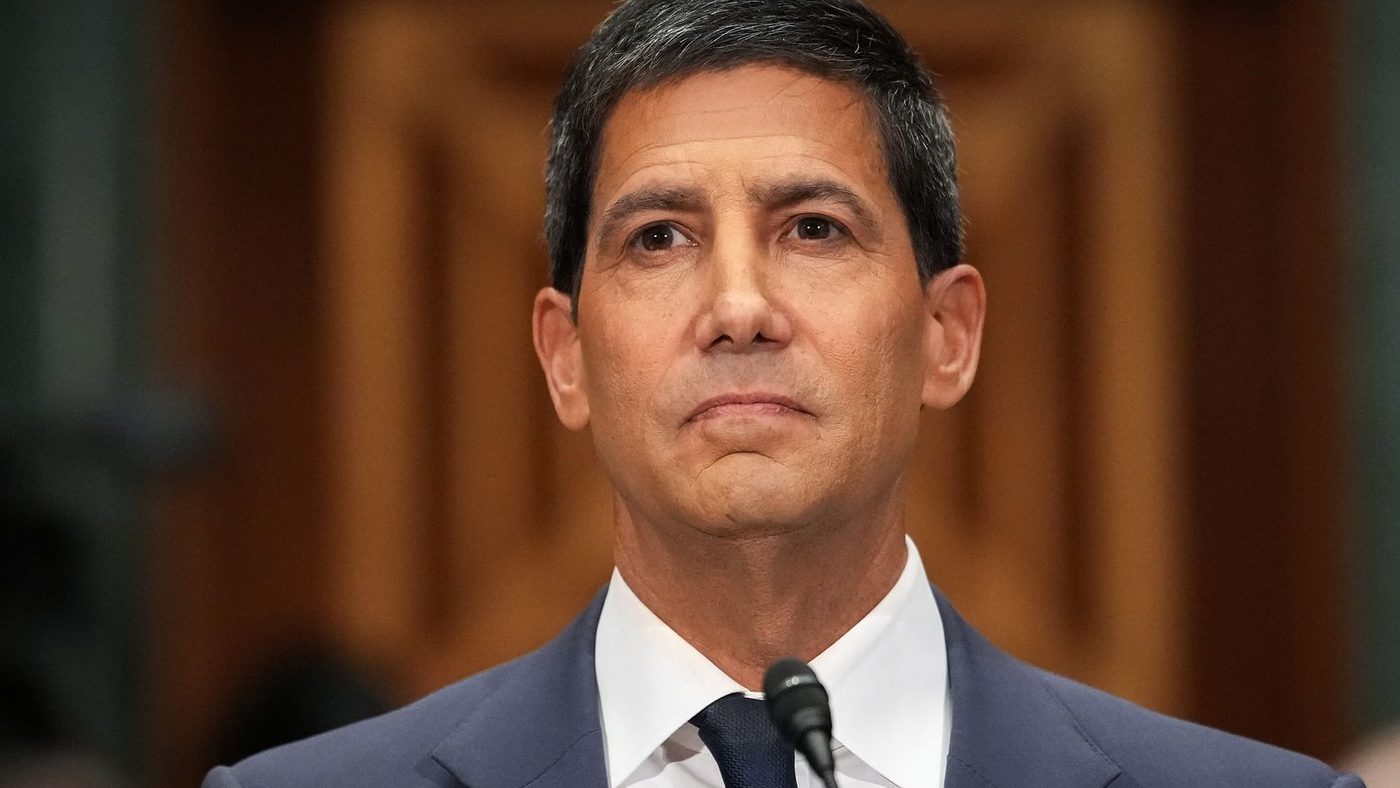 Bitcoin Anjlok ke $75.000 Usai Pernyataan Calon Ketua Fed Soal Trump