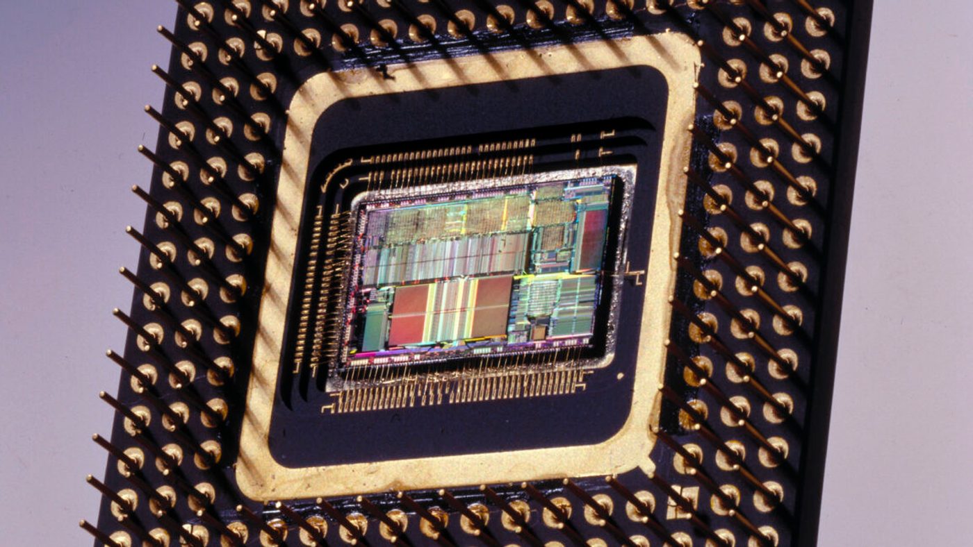 Linux Bakal Tinggalkan Intel 486, Chip Jadul dari Era 80-an