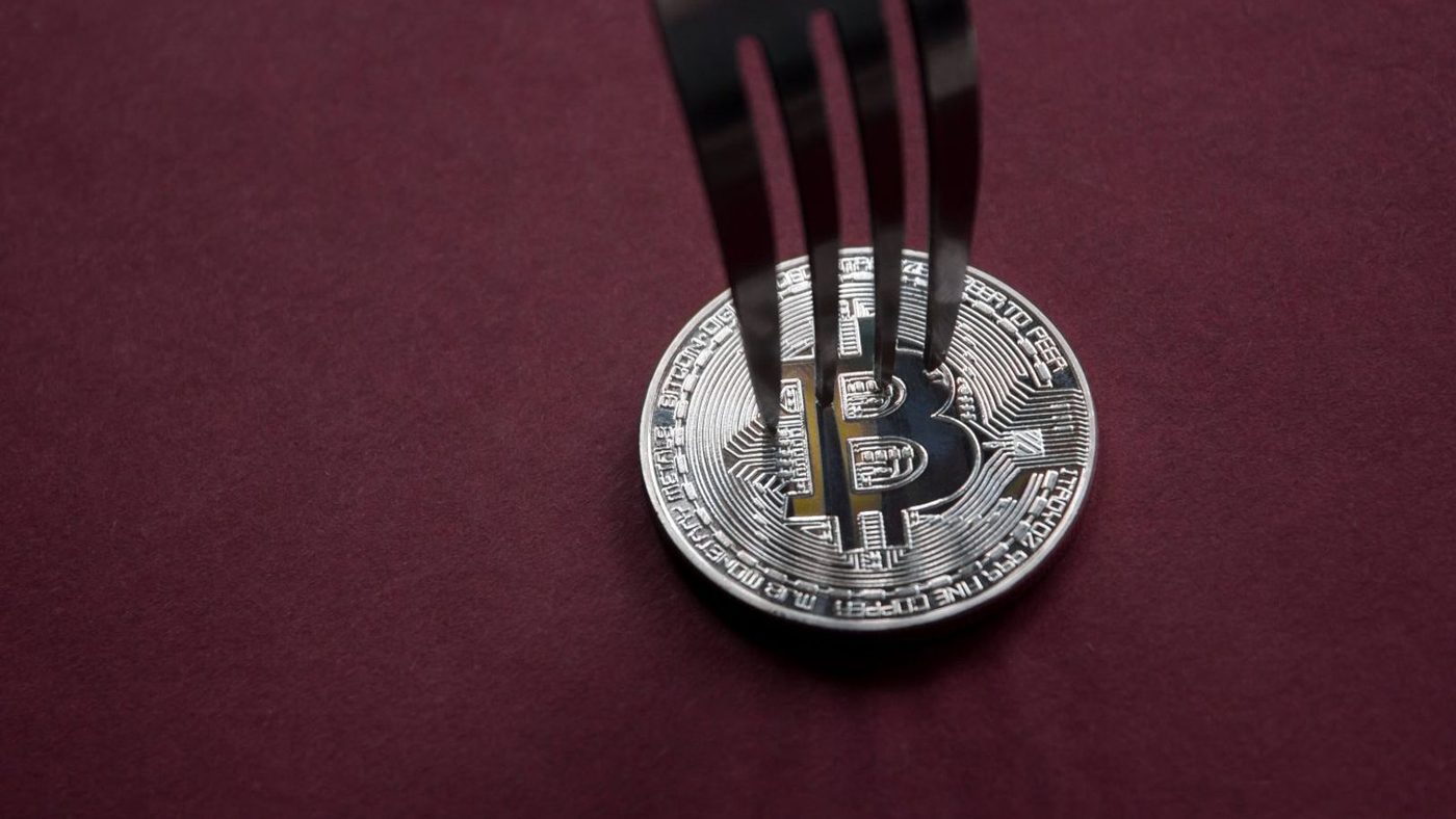 Bitcoin Terbelah Jadi Dua: Siapa yang Beli dan Jual di Tengah Konflik