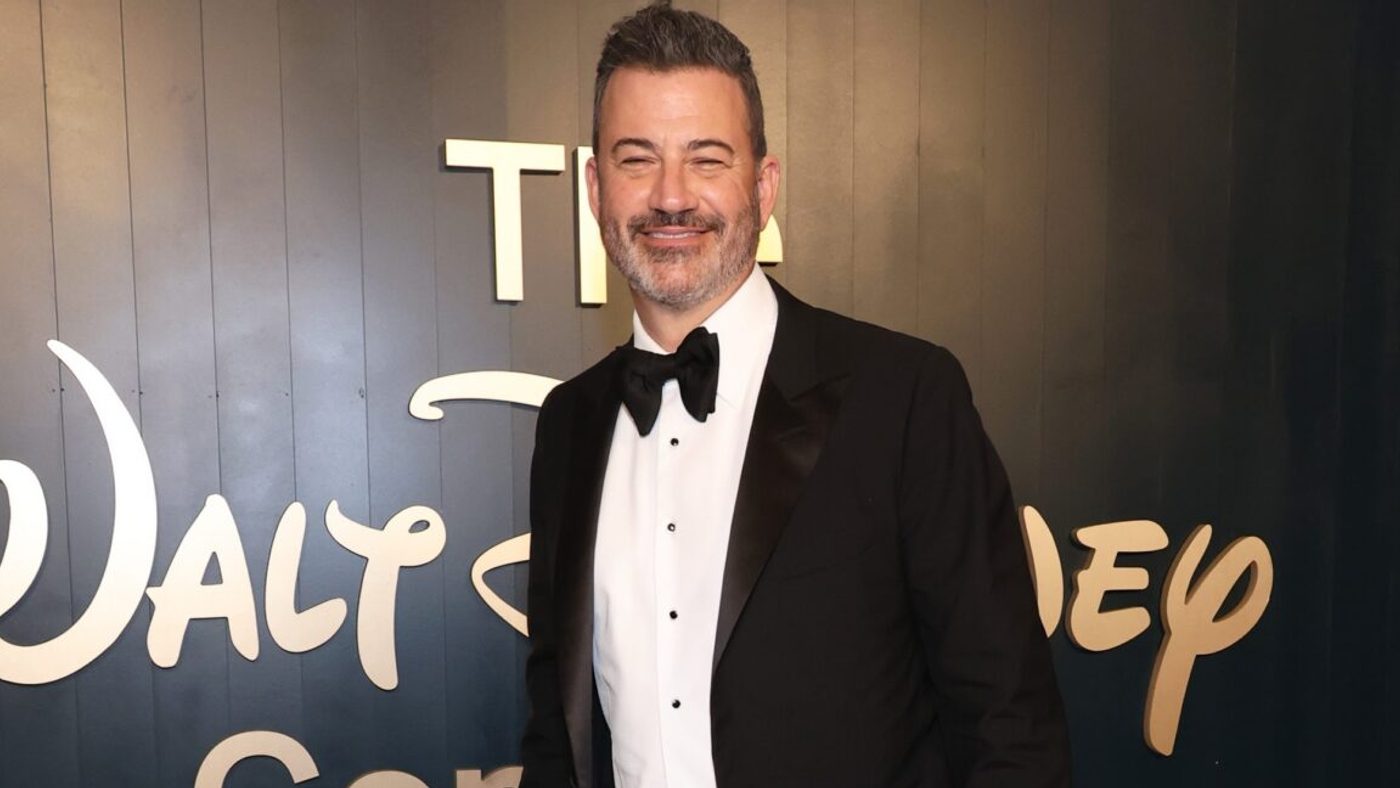 FCC Periksa Izin Siaran ABC Gegara Lelucon Jimmy Kimmel Soal Melania Trump