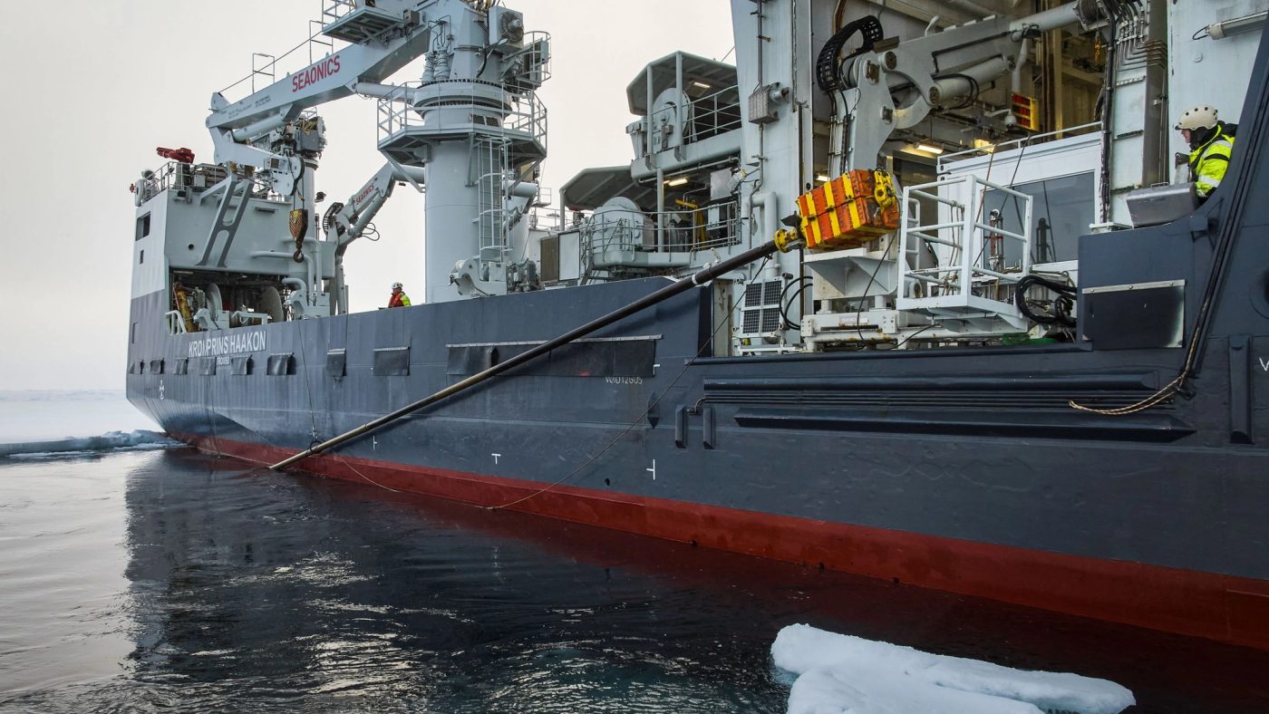 Mencari Jejak Masa Lalu Kutub Utara yang Mencair