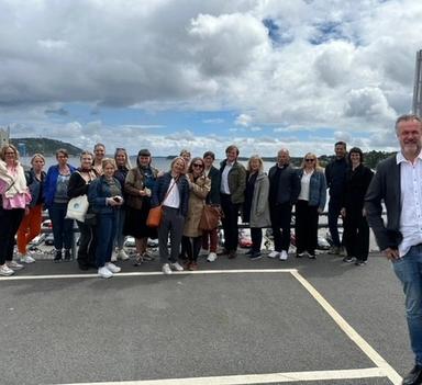Medlemmer i Nasjonalt fagskoleråd er avbildet, leder i forgrunnen