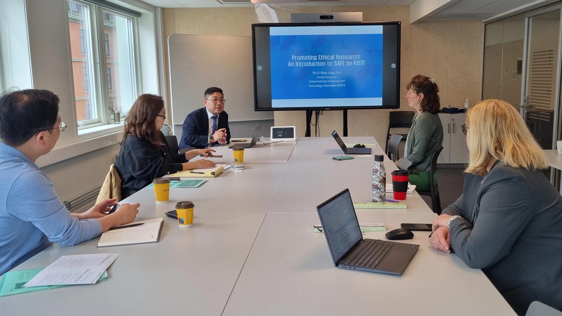 Photo of Dr. Inho Hwang, Dr. Hyobin Lee, Dr. Wanjong Kim, senior adviser Lena-Cecilie Linge and head of section Kristin Gåsemyr.