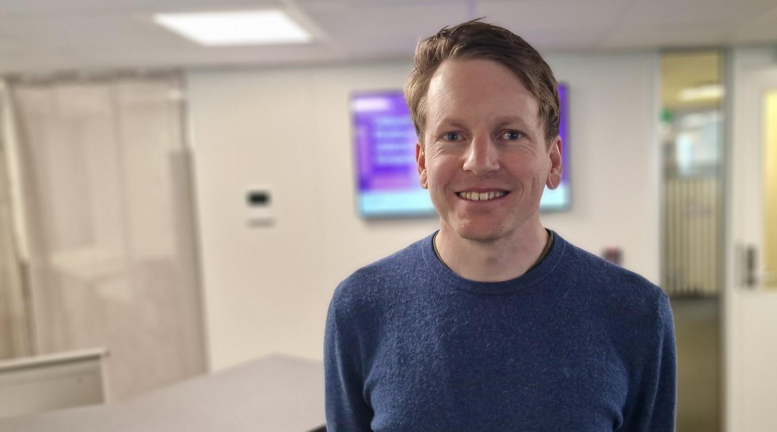 Seniorrådgiver Terje Kolbu Jacobsen i HK-dir, som uttaler seg om kandidatundersøkelsen og fagskoleutdanning, i kontormiljø.