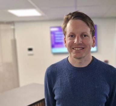 Seniorrådgiver Terje Kolbu Jacobsen i HK-dir, som uttaler seg om kandidatundersøkelsen og fagskoleutdanning, i kontormiljø.