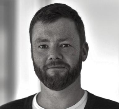 Bilde av mann som er i kamera.