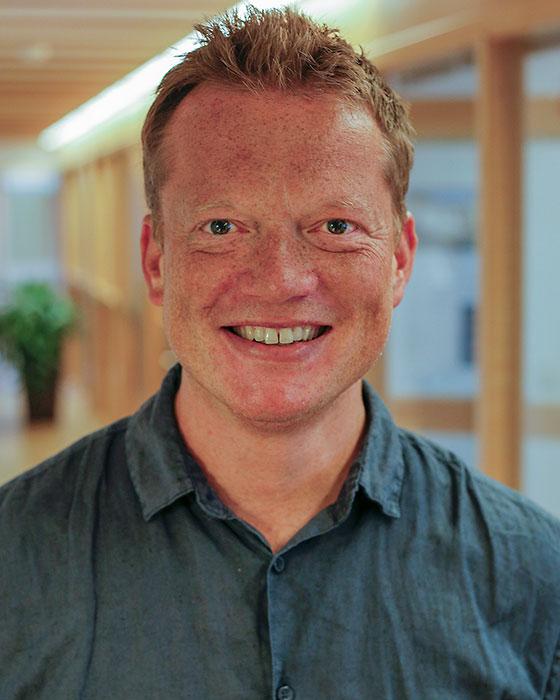 Mann i halvprofil
