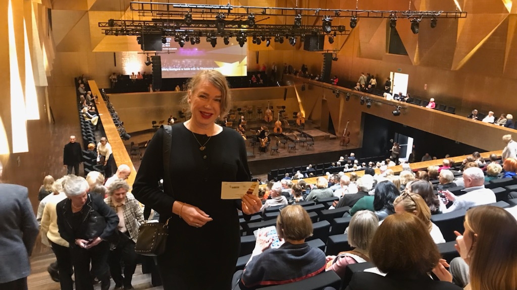 Bilde av Gunlaug Gulvik inne i Filharmonien