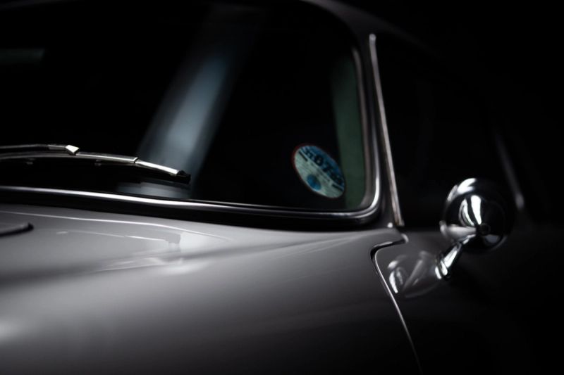 Aston Martin DB4 - detail 2