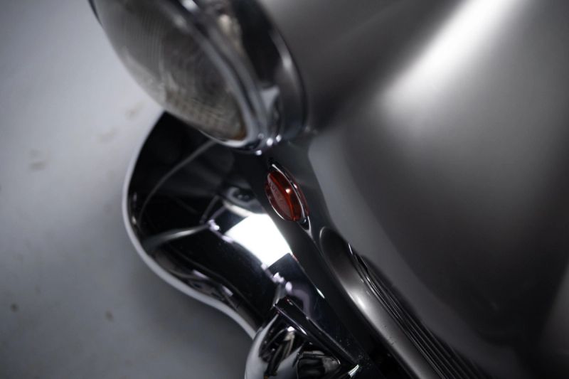 Aston Martin DB4 - detail 1