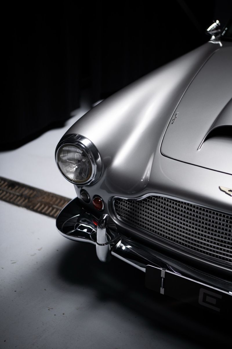 Aston Martin DB4 - detail 3