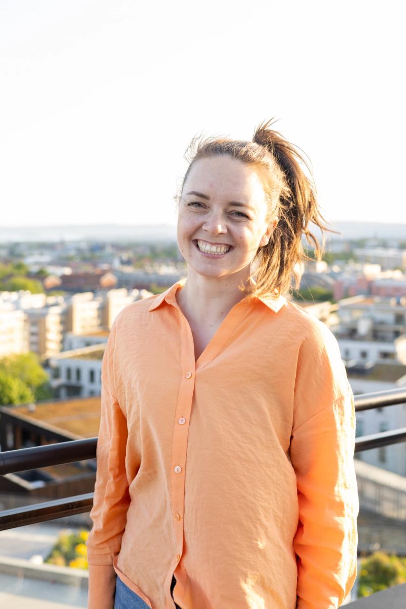 Mann, kvinne og mann.