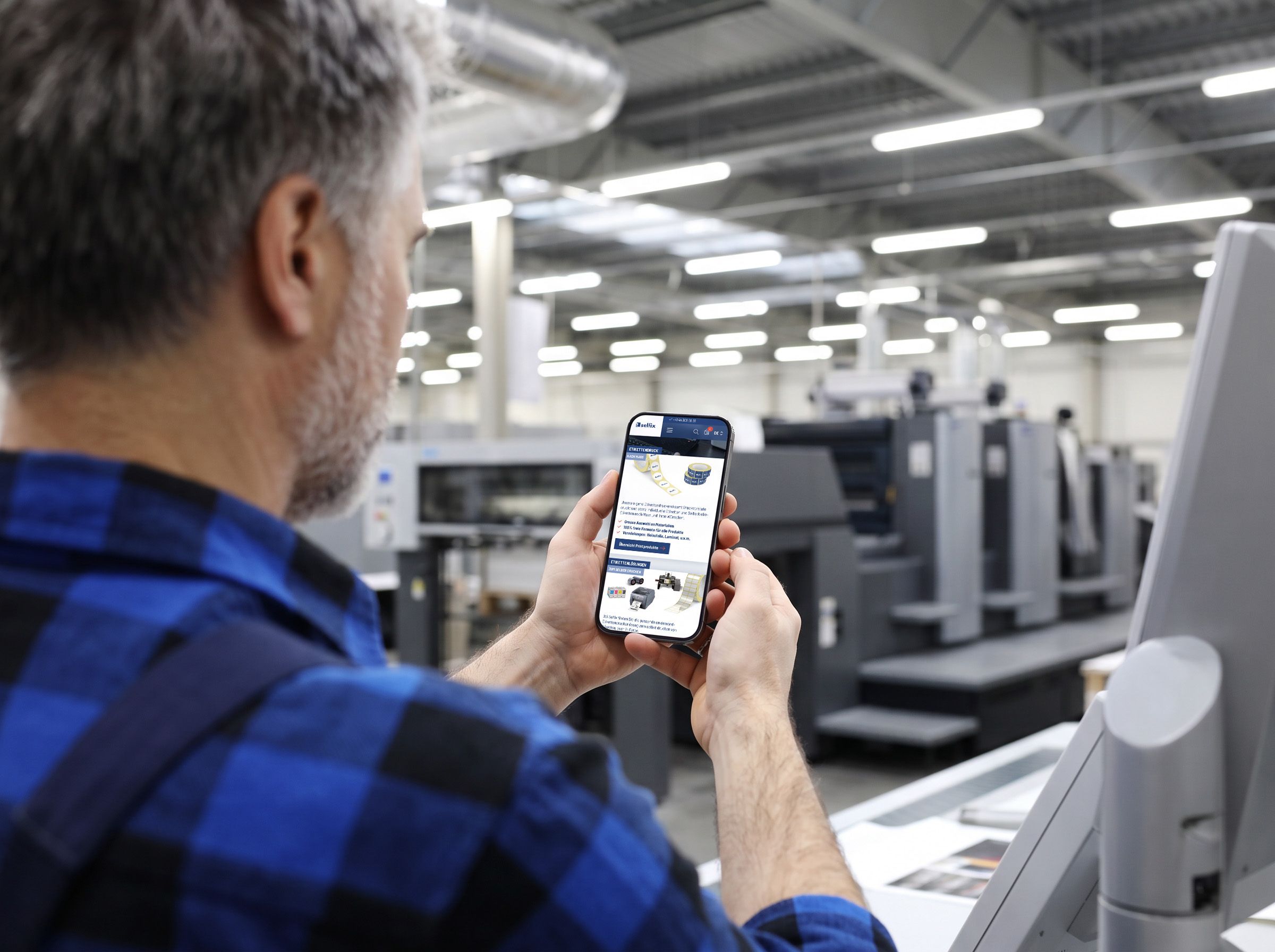 Responsive Ansicht des Etikettenshops auf dem Smartphone