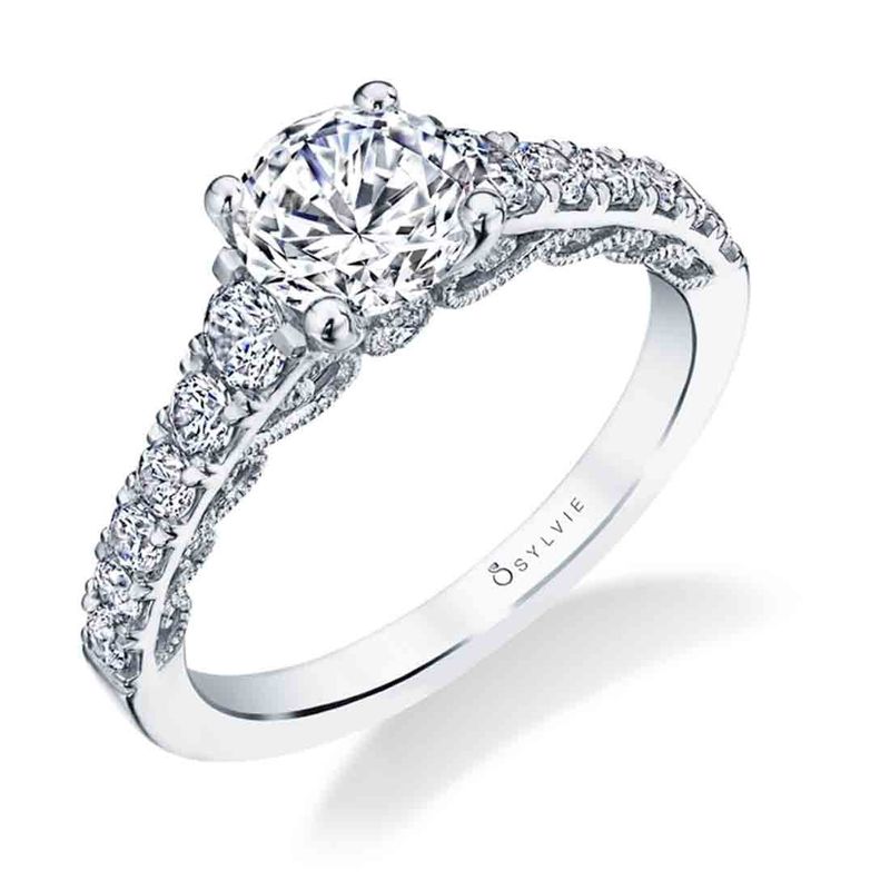 Round Vintage Engagement Ring