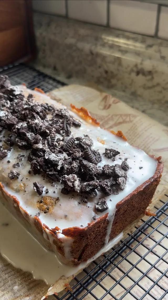Cookies and Cream Banana Bread!!