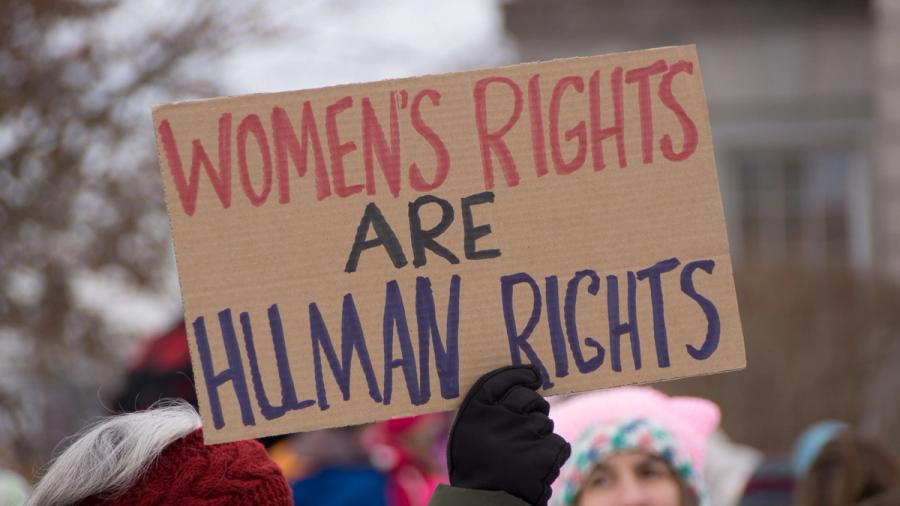 Plakat hvor det står "Women´s rights are human rights"