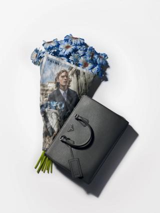 Prada_Adrian_Bagwithbouquet_GerberDaisy_P0196_FINAL_S.jpg