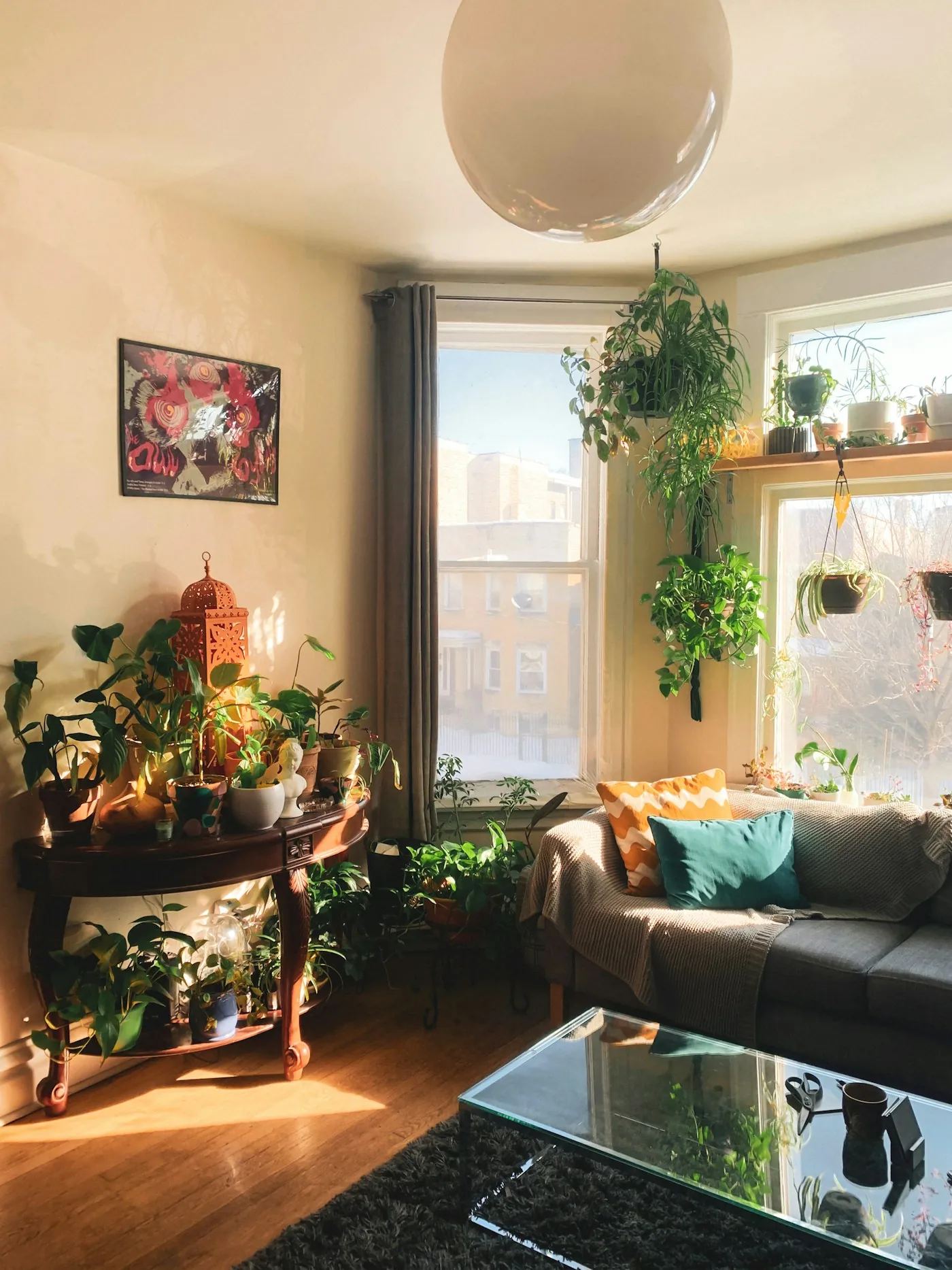 A whole room full of green