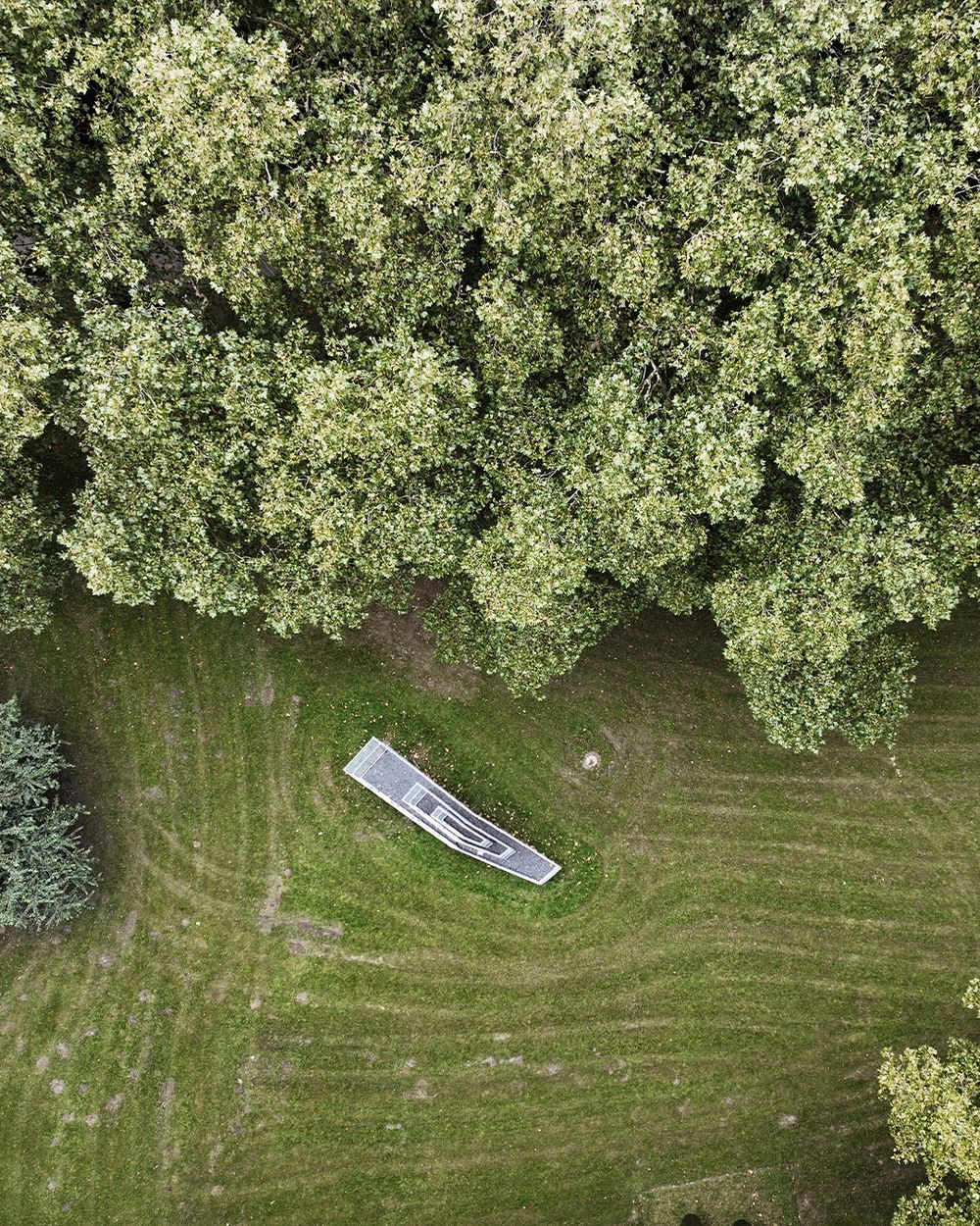 Missing alternative text