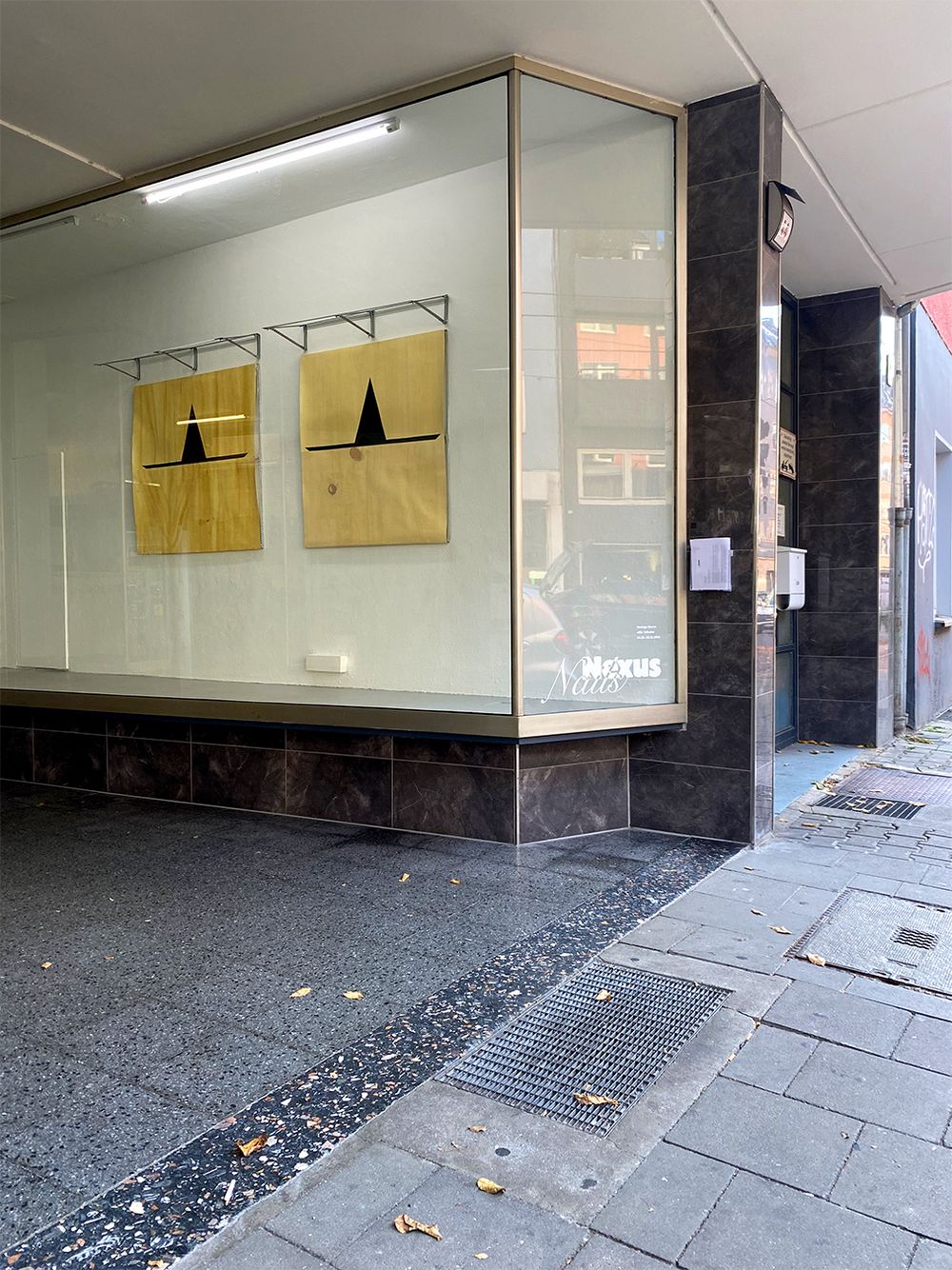 Missing alternative text