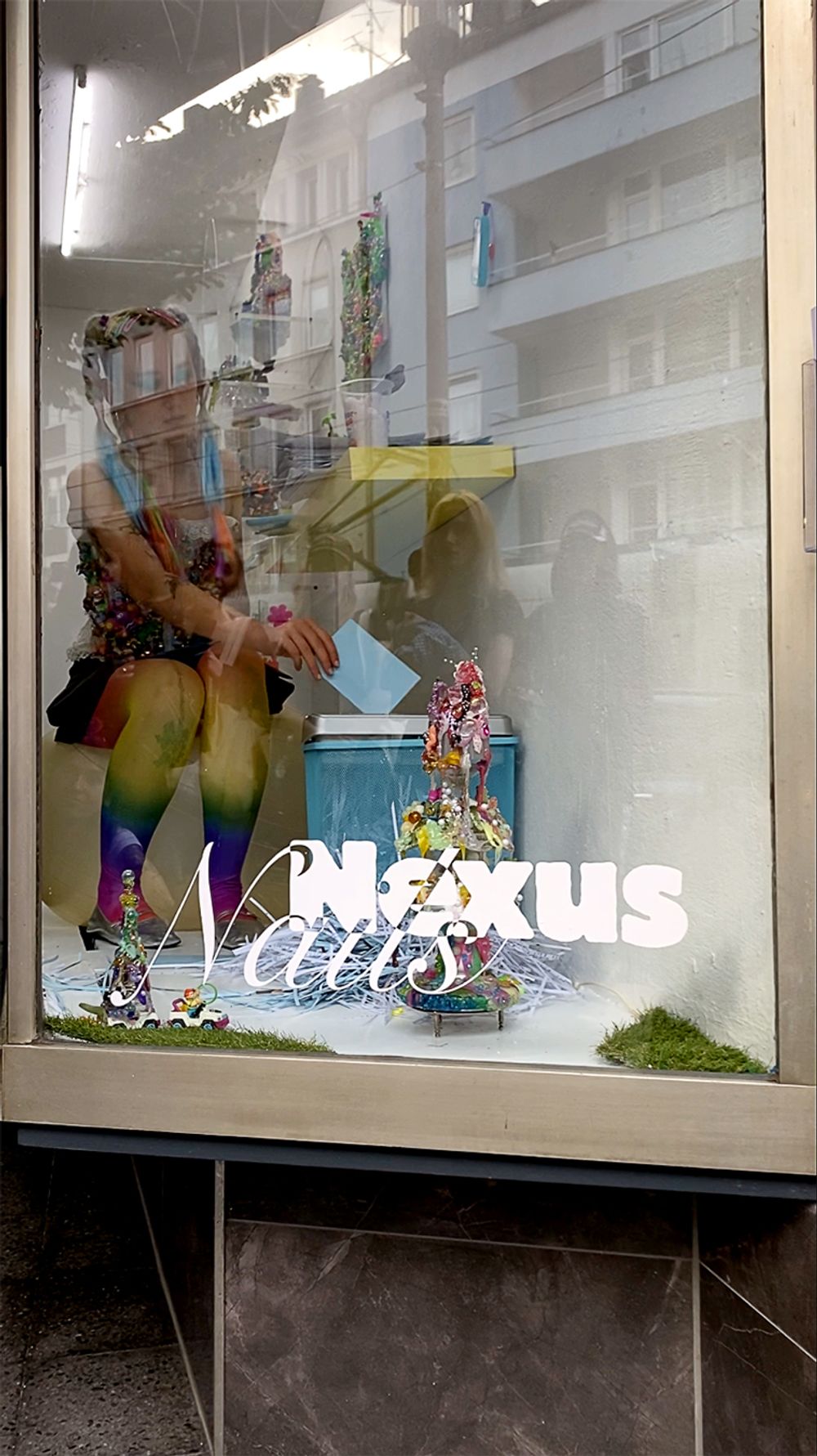 Missing alternative text