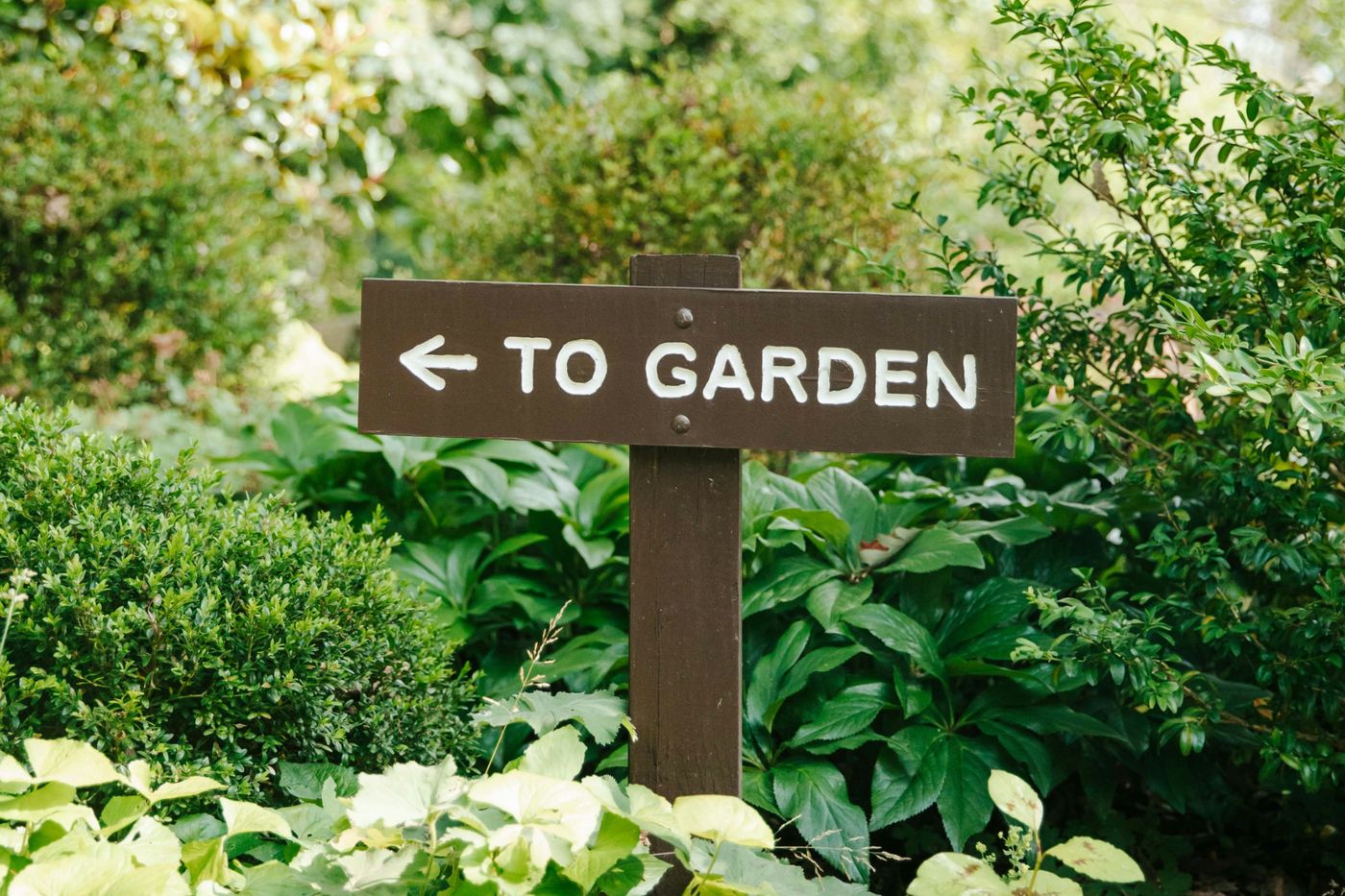 To The Garden (sign)
