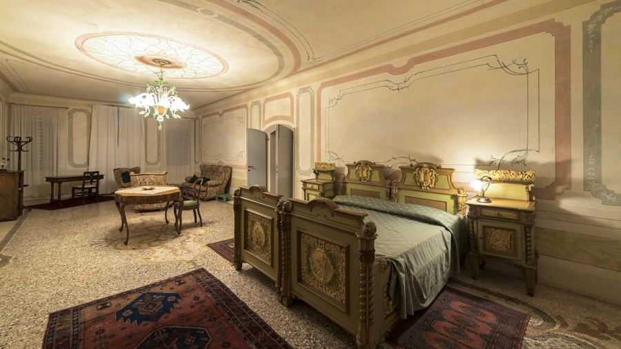 A suite at Villa Cigolotti