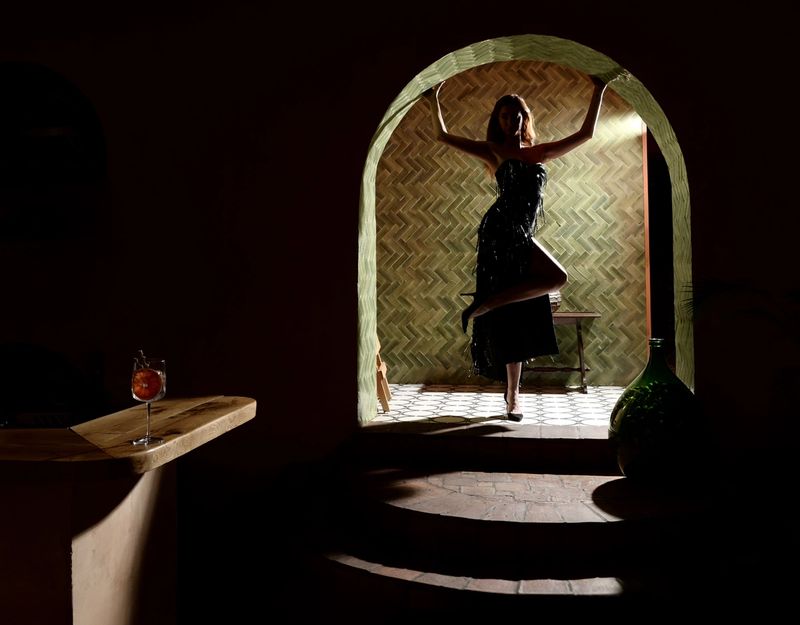 EOS Mezze Bar® | A Table for Stories