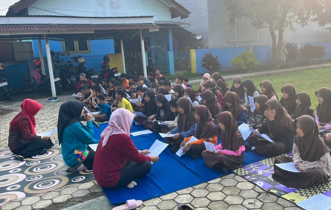 SAJADAH: Jumat Damai dan Berkah di SDN 2 Pasir Kidul Tumbuhkan Karakter Religius Siswa