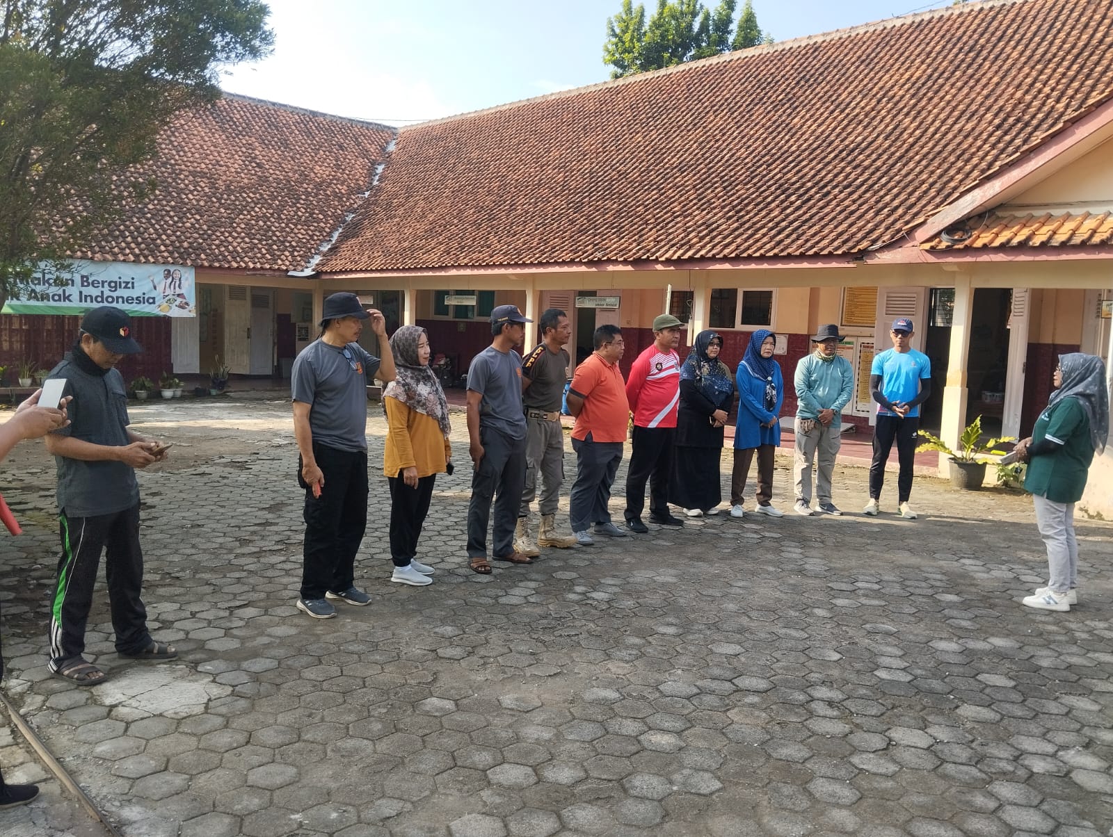 Kolaborasi Bersih Lingkungan di SD Negeri 1 Rejasari Sinergi Sekolah, Kelurahan, dan Warga Wujudkan Lingkungan Bersih dan Nyaman